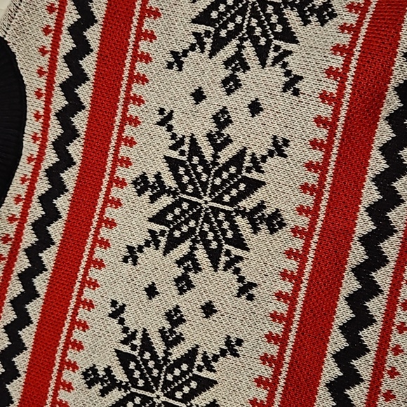 LuLaRoe Christmas sweater - Picture 4 of 6